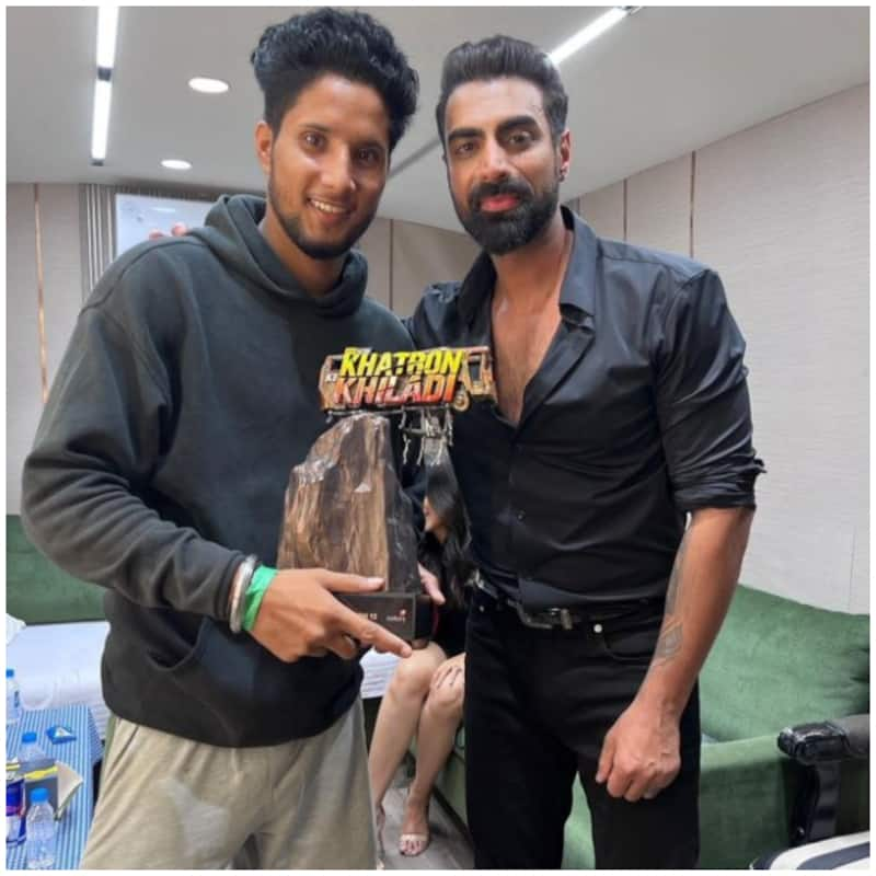 Khatron Ke Khiladi 12 Winner: Tushar Kalia got the winner's trophy, photo went viral on social media