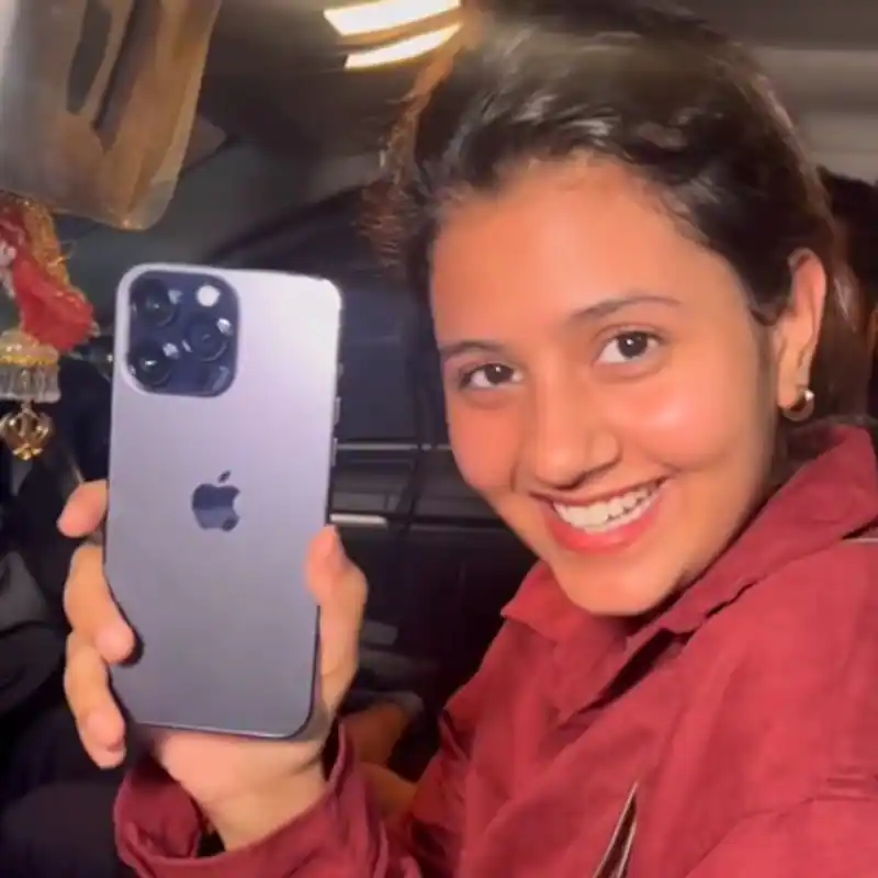 Anjali Arora bought iPhone 14, after watching the video people said - 'Soon this too will go around ED'